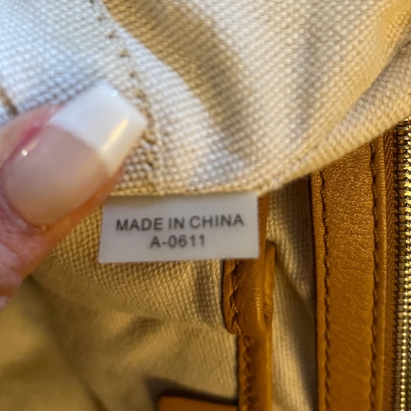 Michael Kors Leather Mini Hobo Satchel Handbag A-0611 - Picture 5 of 8